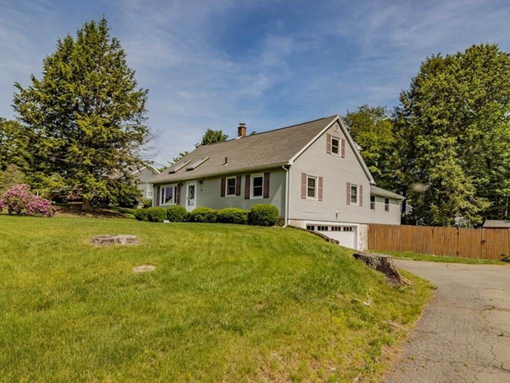 19 Zephyr Dr - Photo 1
