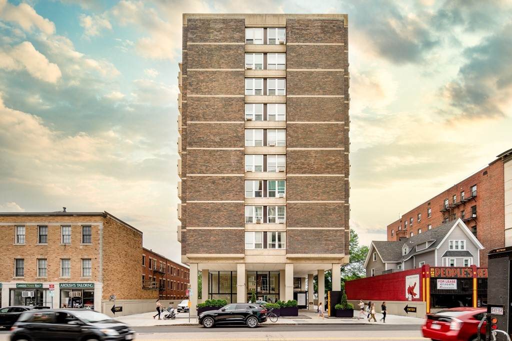 872 Massachusetts Avenue - Photo 1