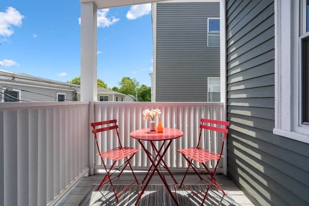 122 Trowbridge - Photo 1