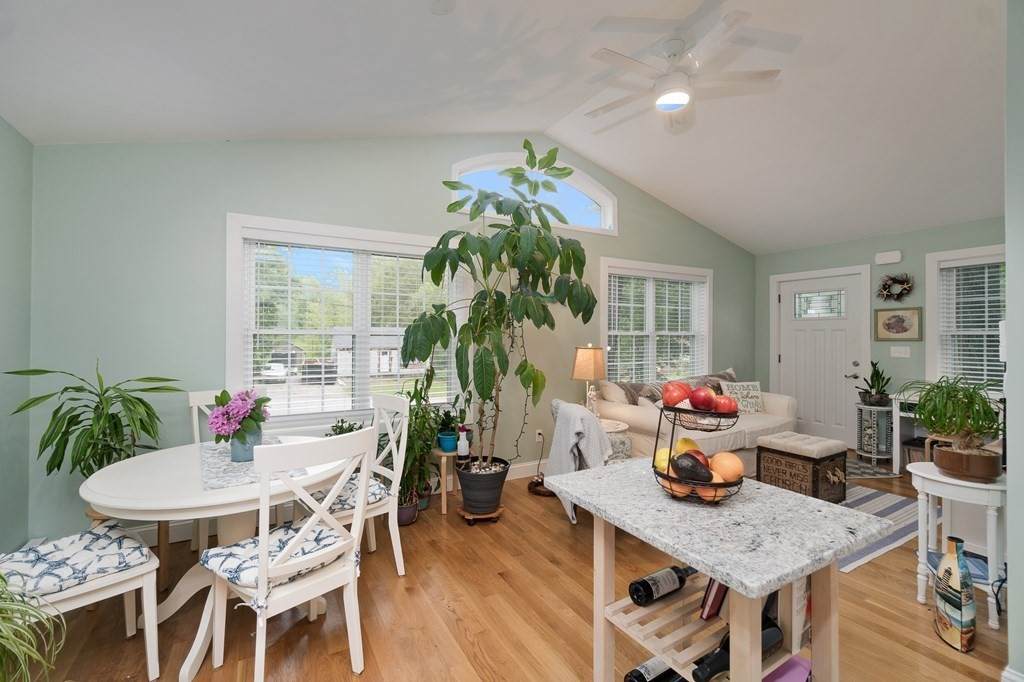 133 Winterberry Rd - Photo 1