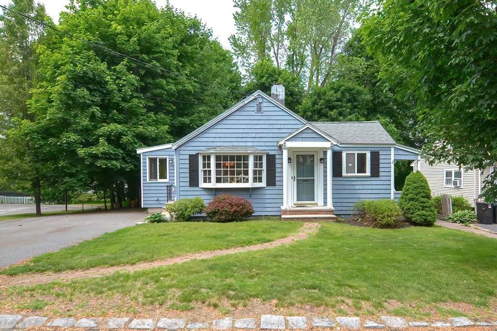 10 Hillside Avenue - Photo 1