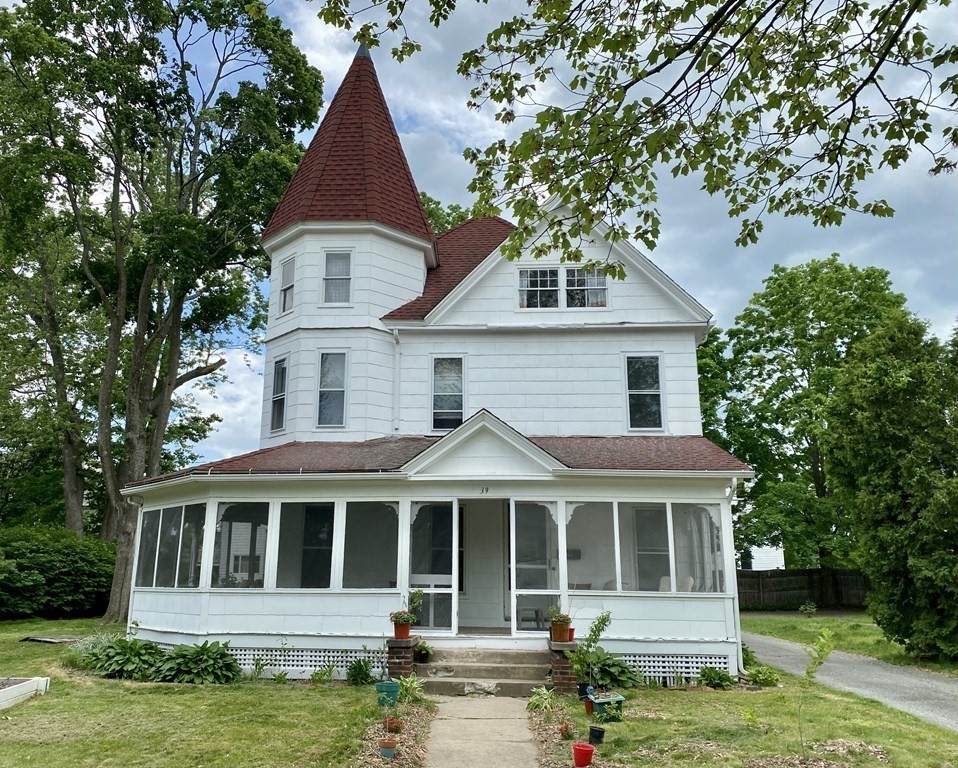 39 Fairfield Ave - Photo 1
