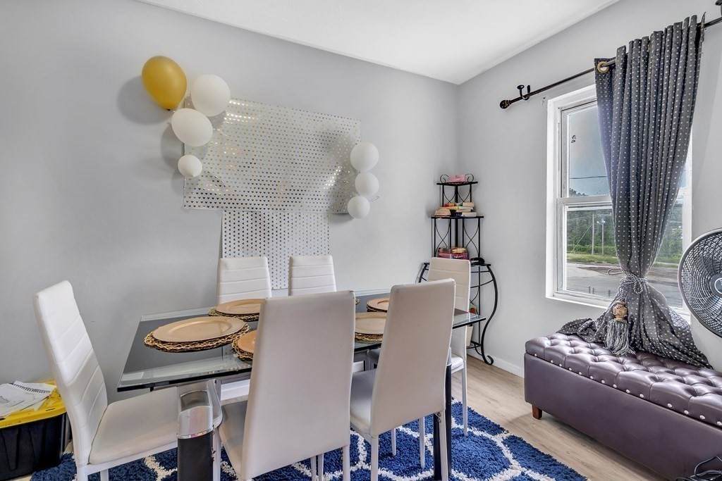 58 Perry St - Photo 1
