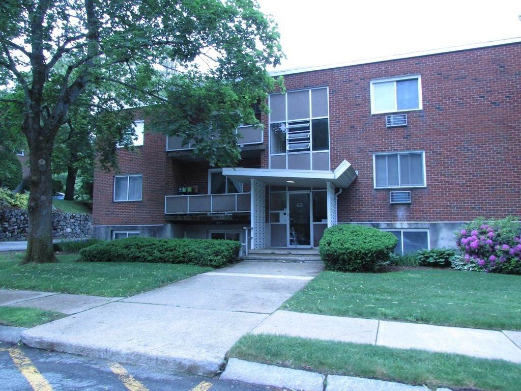 63 Lionel Ave - Photo 1