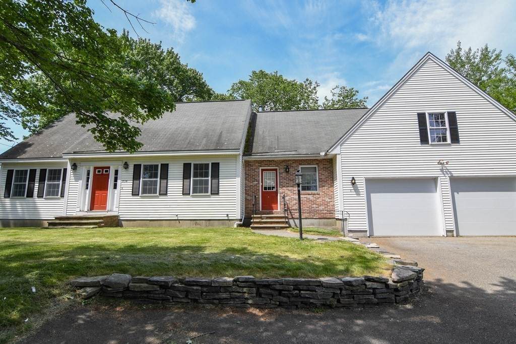 834 Mammoth Rd - Photo 1