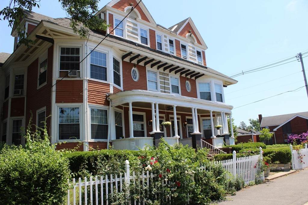 405 Main St - Photo 1