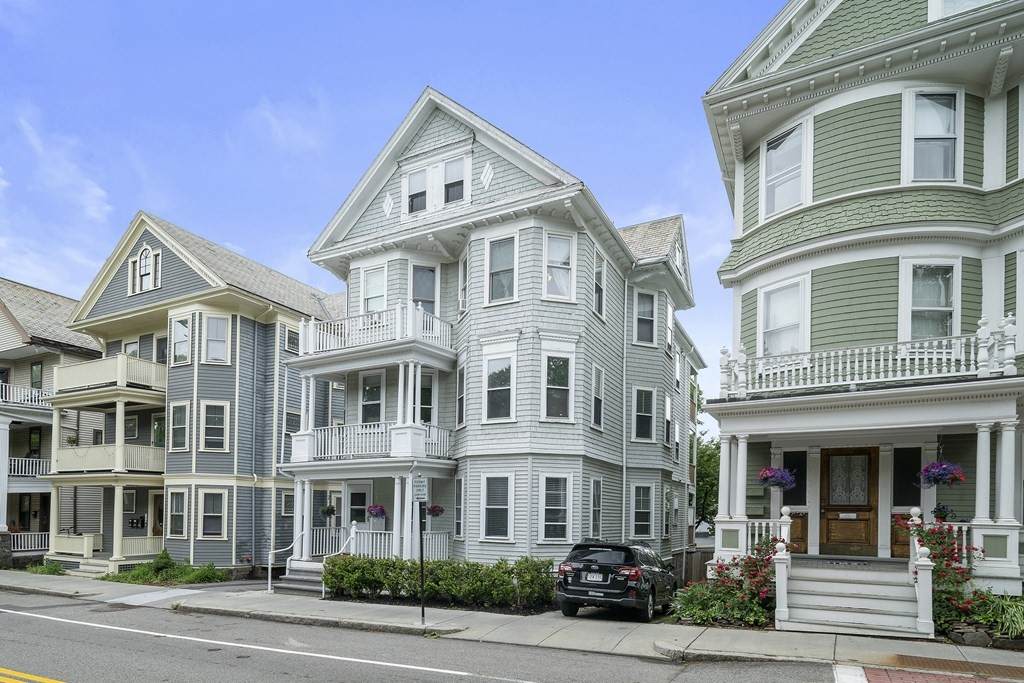 257 Walnut St - Photo 1