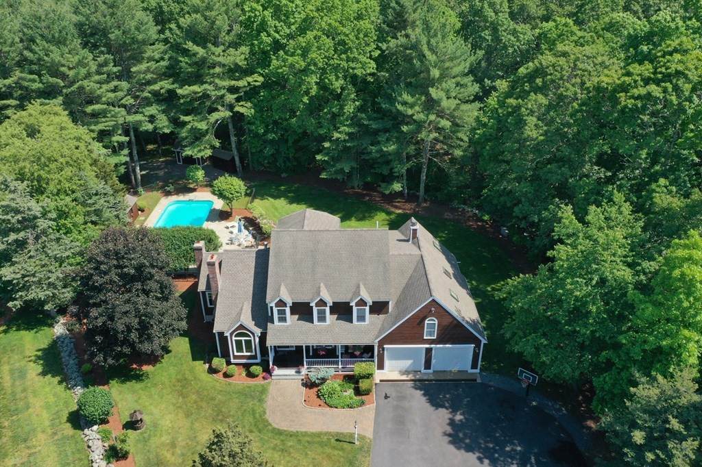 15 Grist Mill Ln - Photo 1