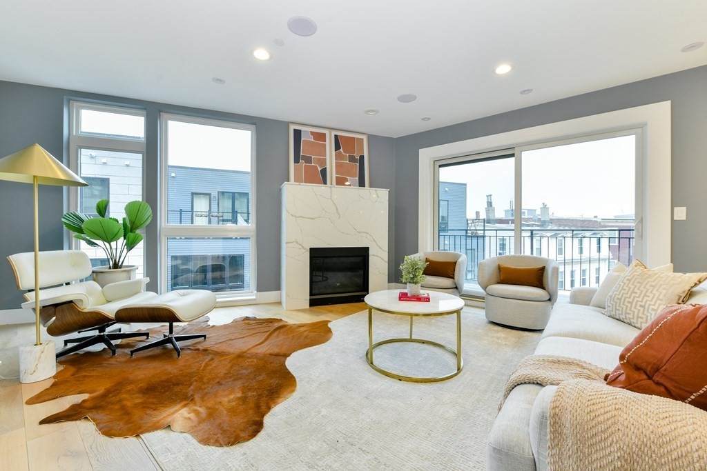510-512 Dorchester Avenue - Photo 1