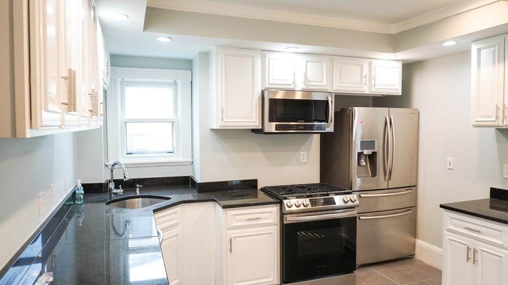 647 Bennington St - Photo 1