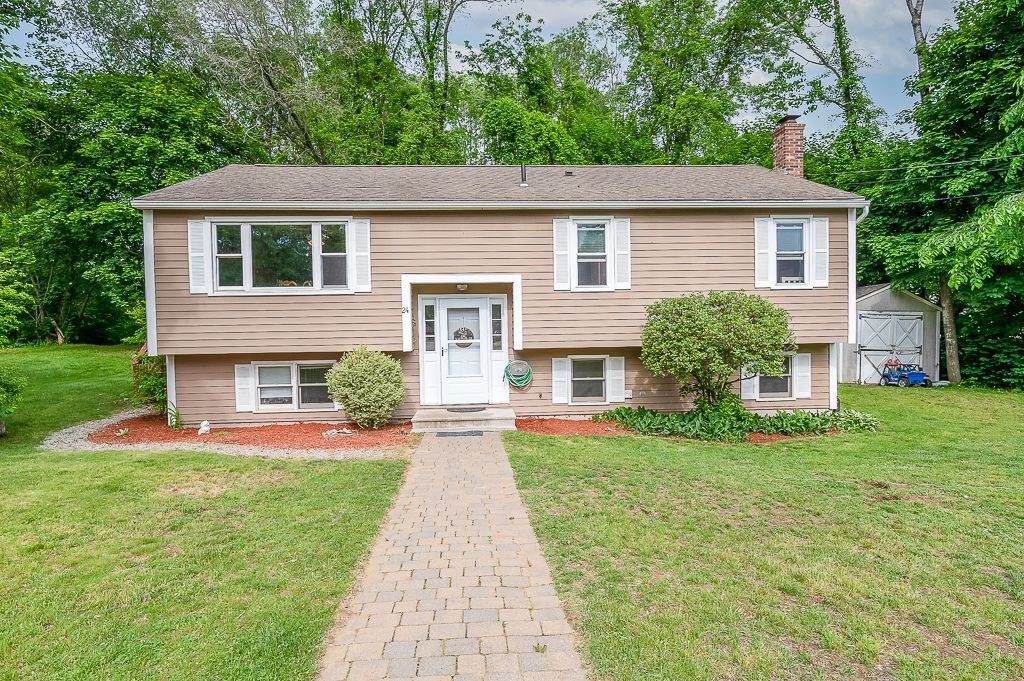 24 Lynn Ln - Photo 1