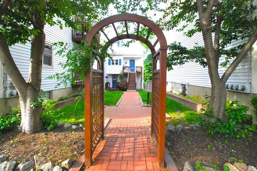 11 Fayette St - Photo 1