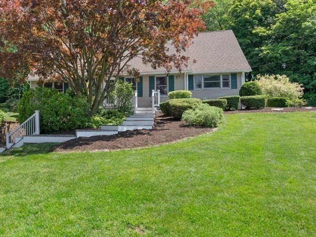 193 Laurel Rd - Photo 1