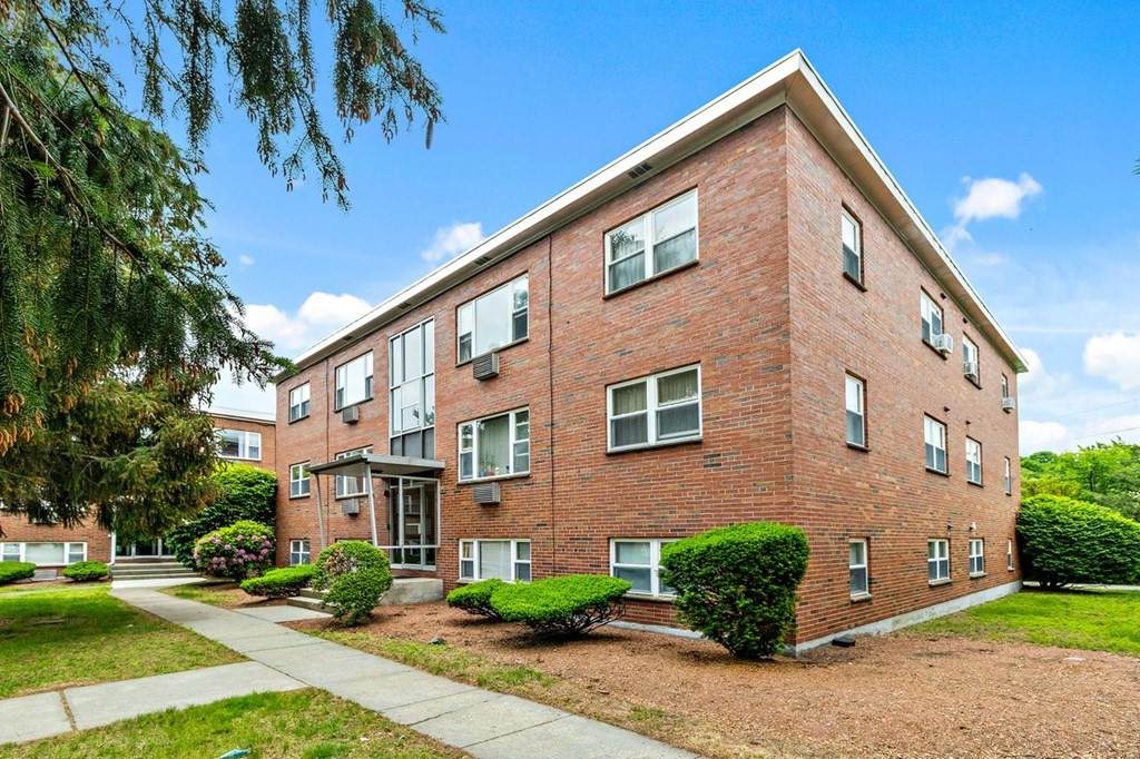 1105 Lexington St - Photo 1