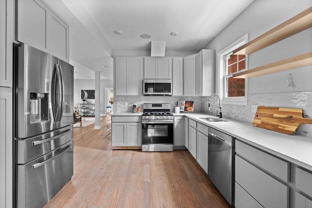 71 Ruthven - Photo 1