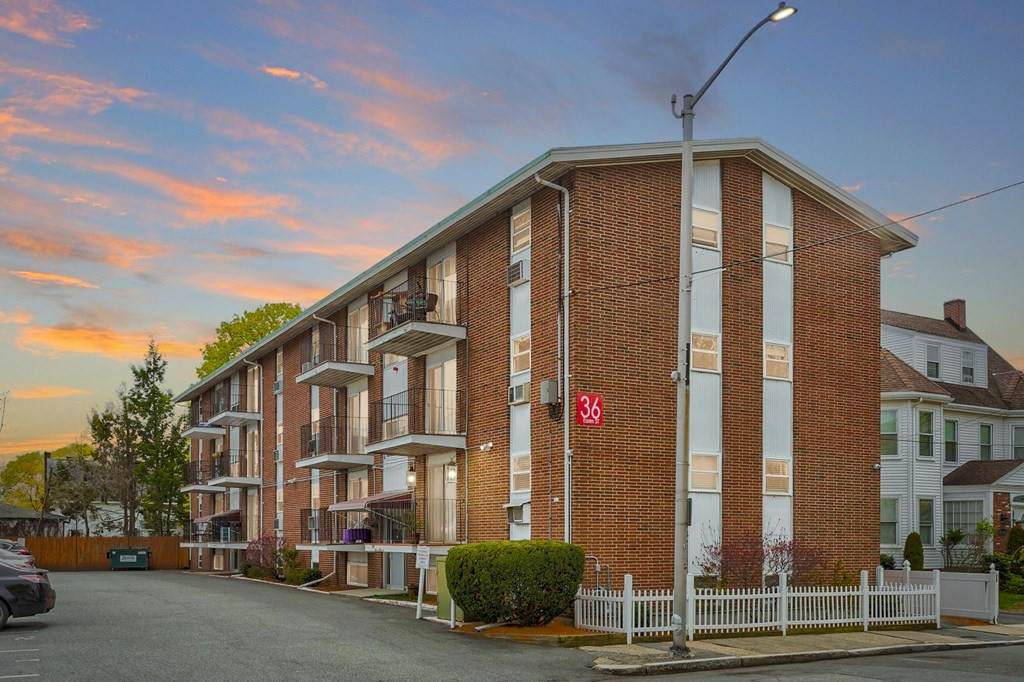36 Essex St - Photo 1