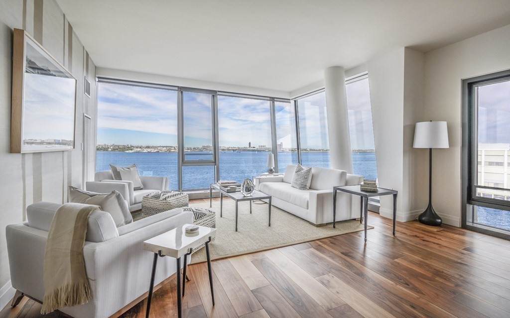 300 Pier 4 Blvd - Photo 1