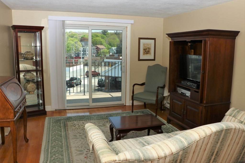 36 Essex St - Photo 1