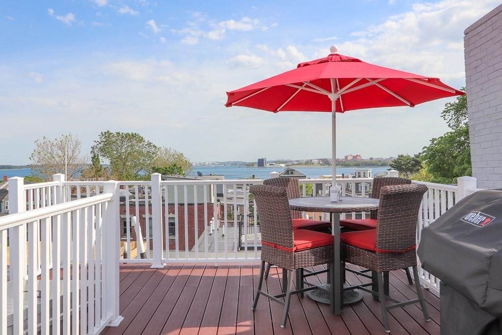 695 E 8th St - Photo 1