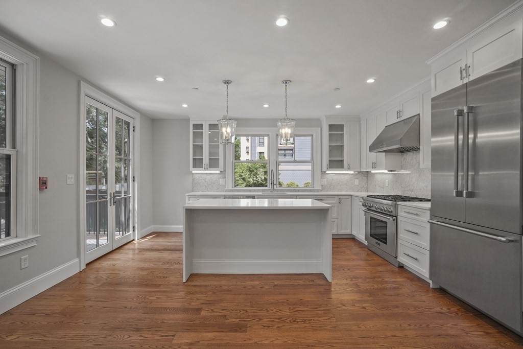 43 Essex St - Photo 1