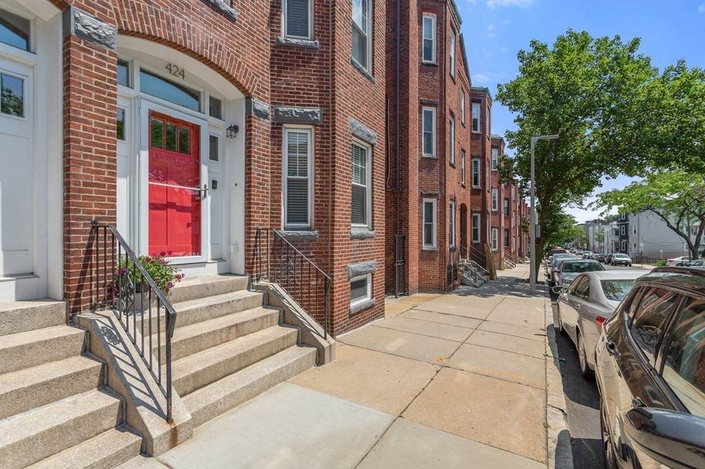424 East 5Th St - Photo 1