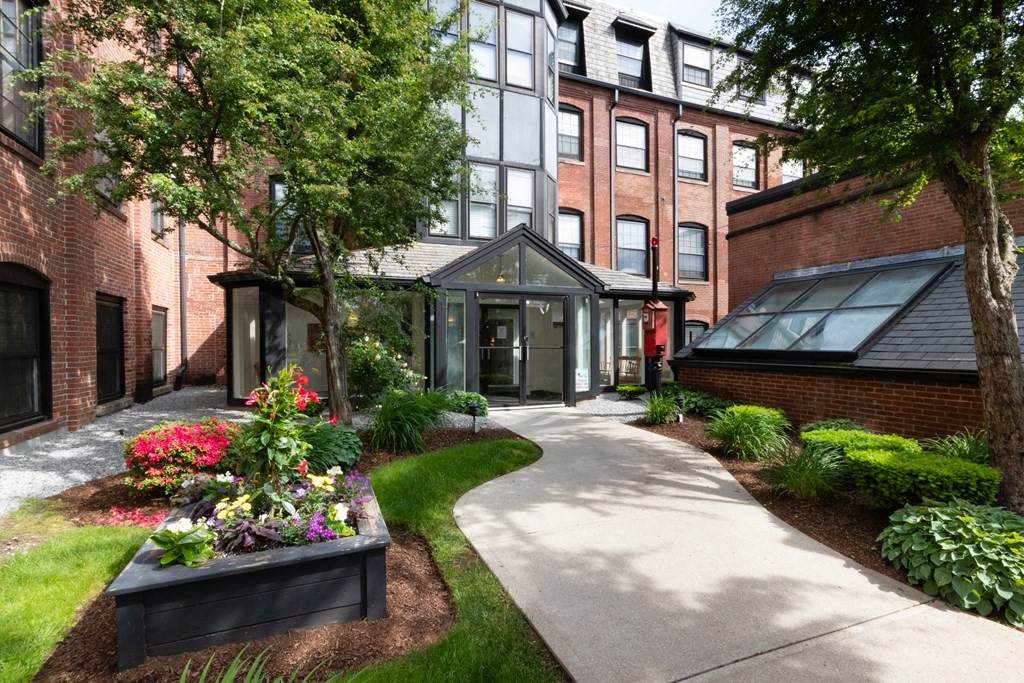 21 Linden Street - Photo 1