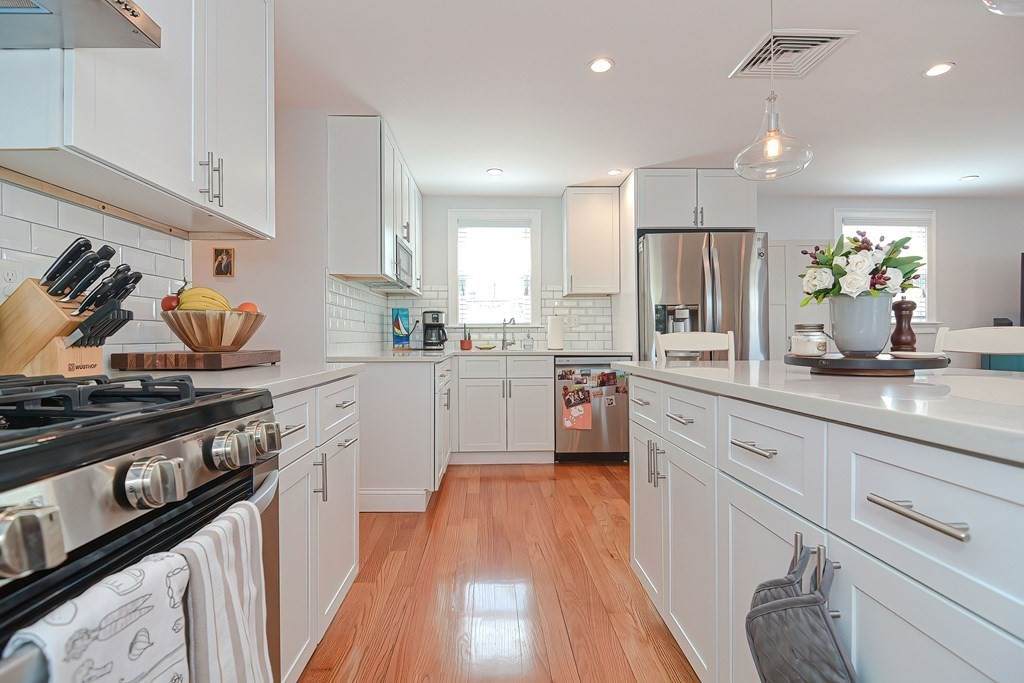238 Saratoga St - Photo 1