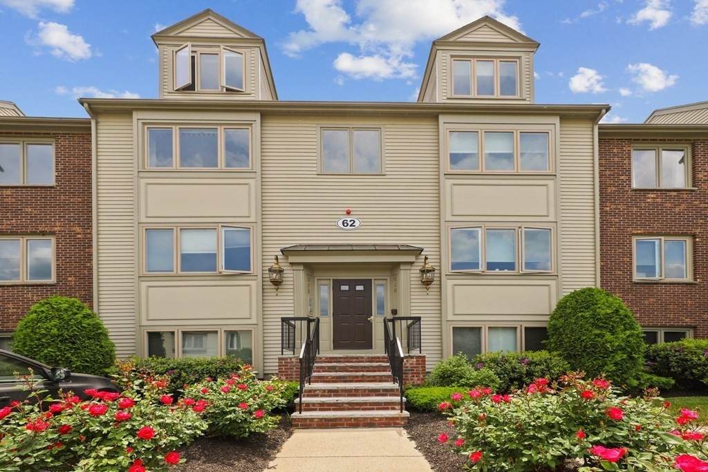 62 Maple St - Photo 1