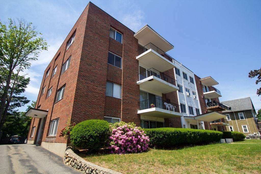 260 Tremont St - Photo 1