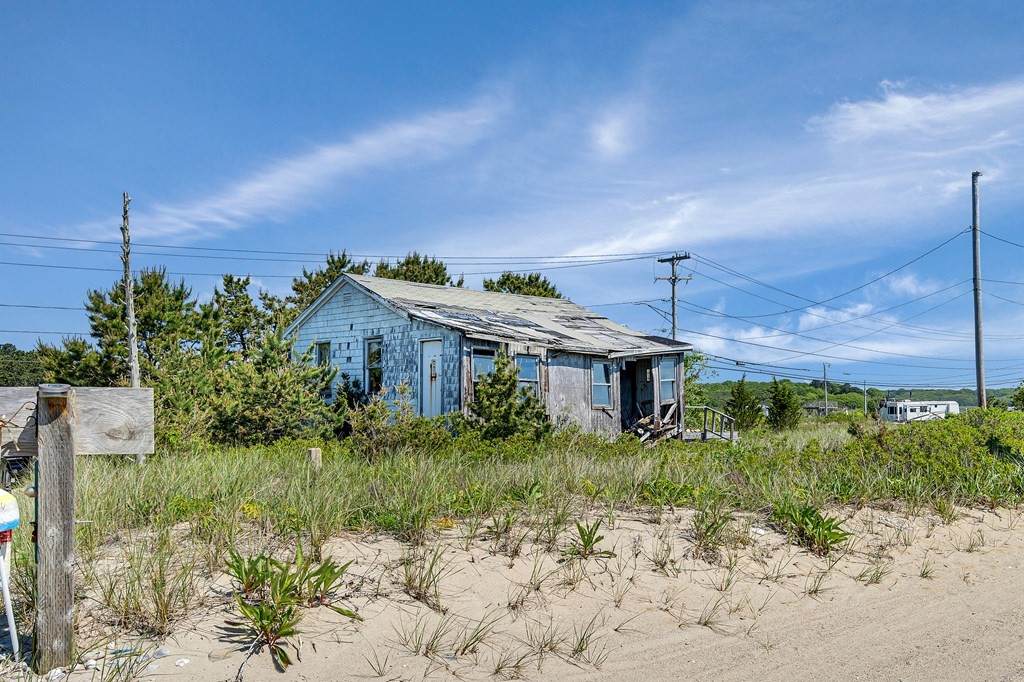 194 E Beach Rd - Photo 1