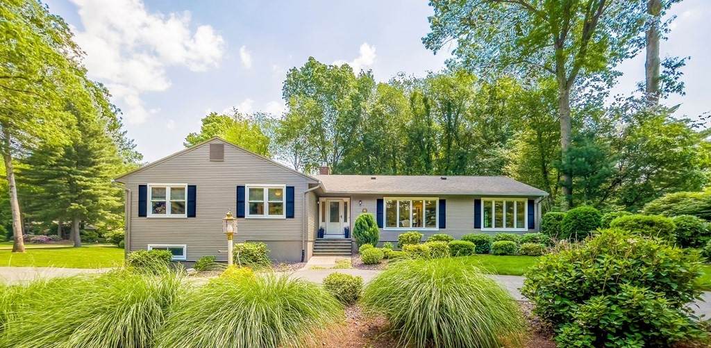 335 Inverness Lane - Photo 1