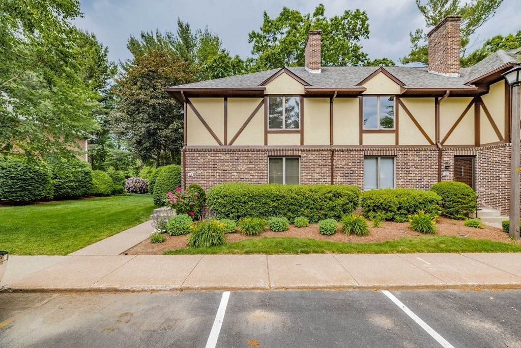 4 Mansion Woods Dr - Photo 1
