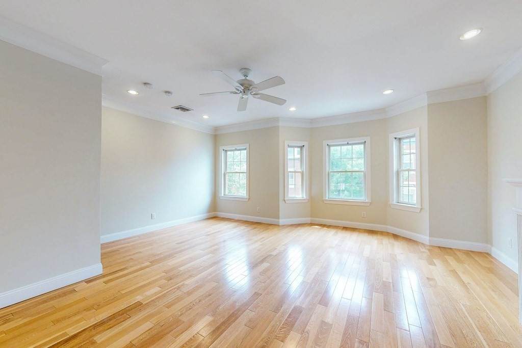 35 Cottage St - Photo 1