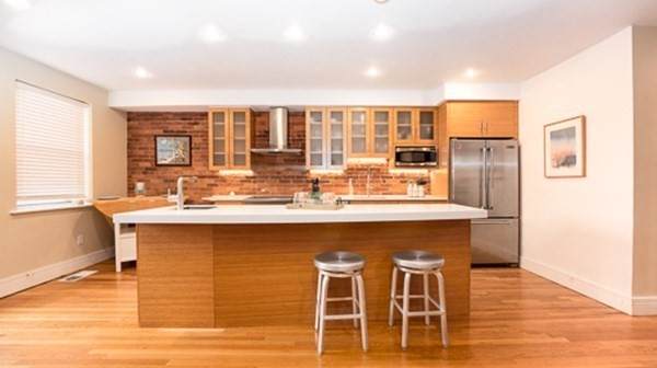 193 Saint Botolph St - Photo 1