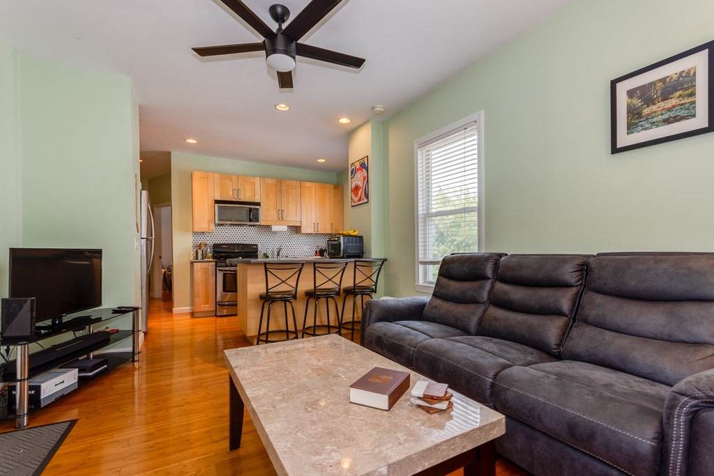 12 Montfern Ave - Photo 1