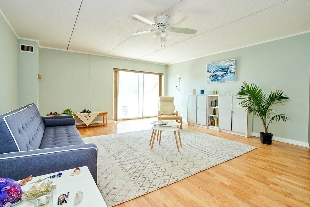56 Broadlawn - Photo 1