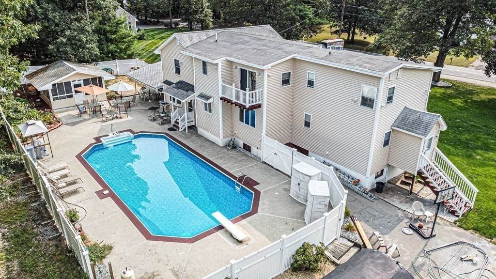 150 Sherburne Ave - Photo 1