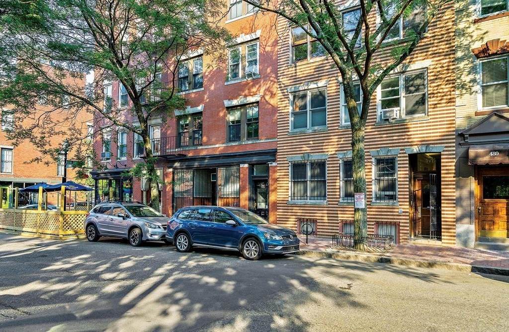 476 Shawmut Ave - Photo 1