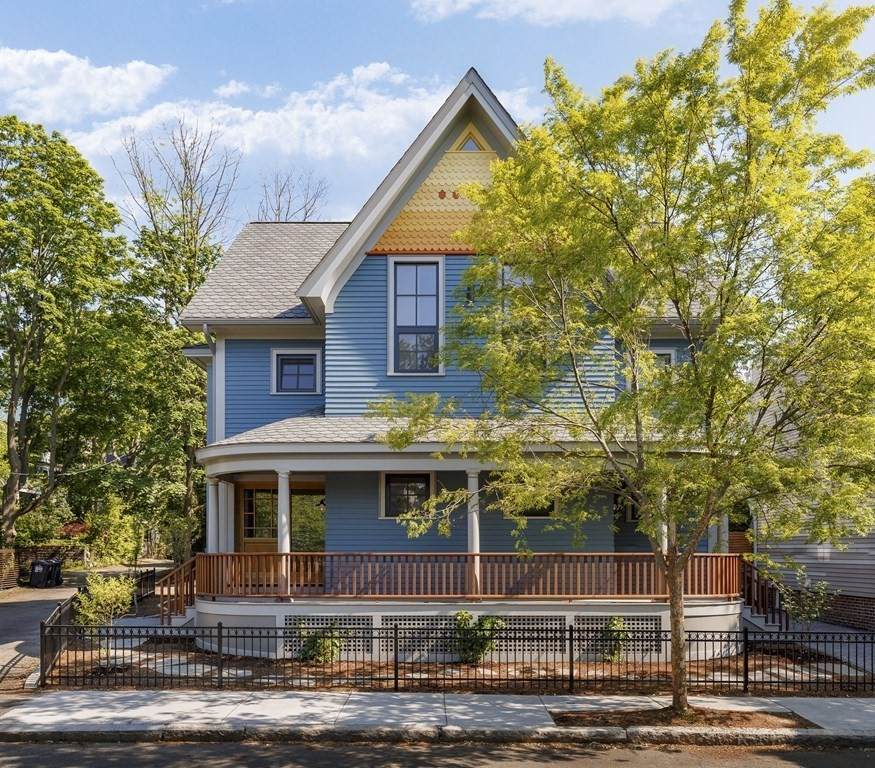 60 Stearns St - Photo 1
