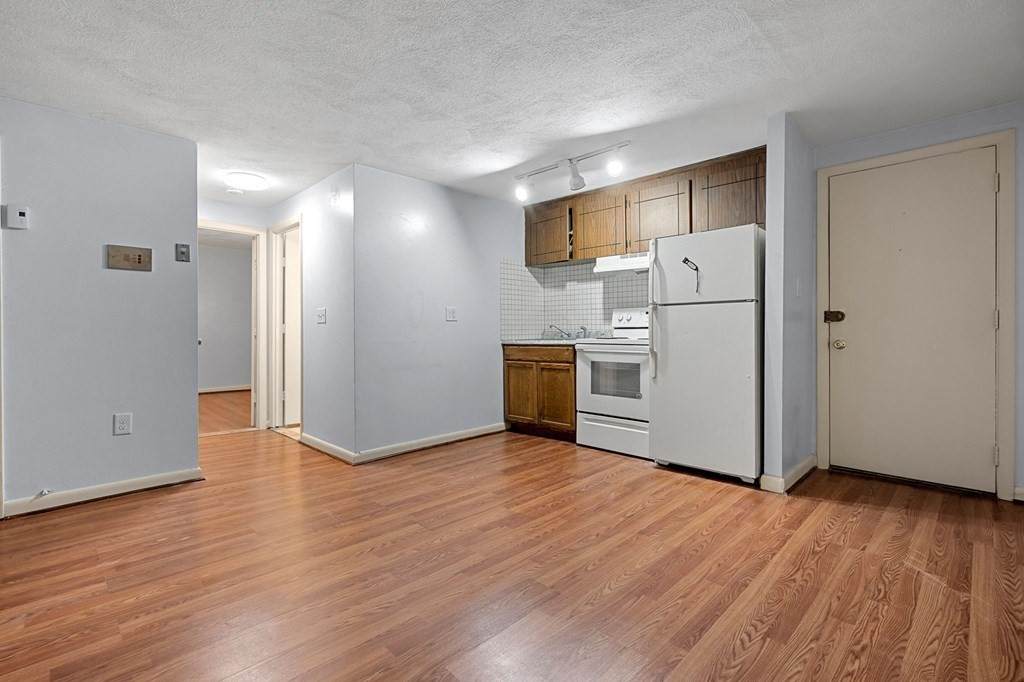 108 Oak Ln - Photo 1