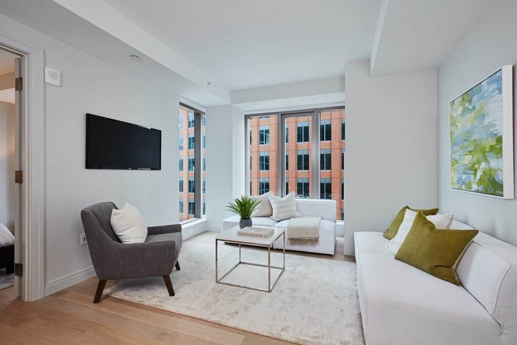 135 Seaport Boulevard - Photo 1