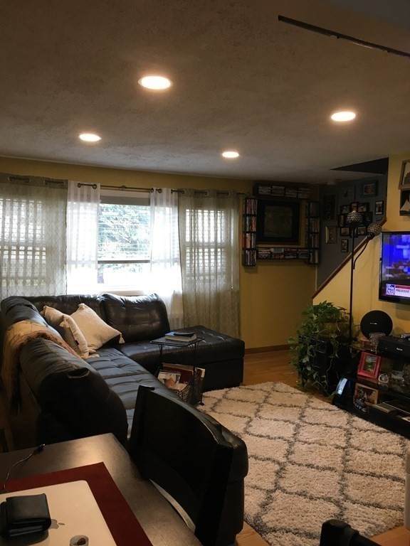 55 Prescott St - Photo 1
