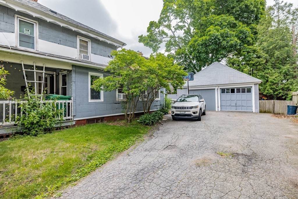 8 Maple St - Photo 1