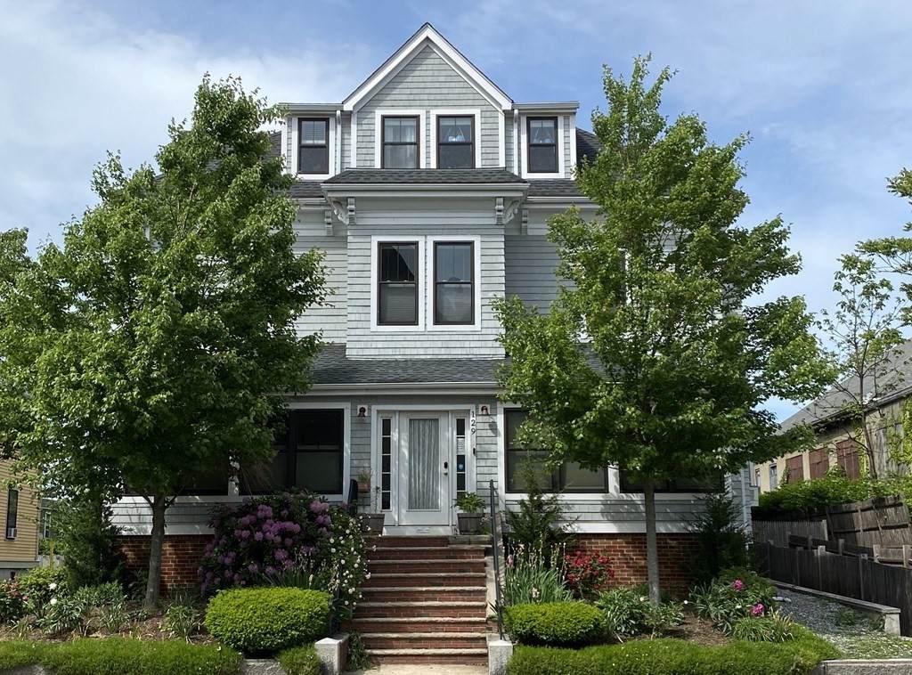 129 Highland Ave - Photo 1