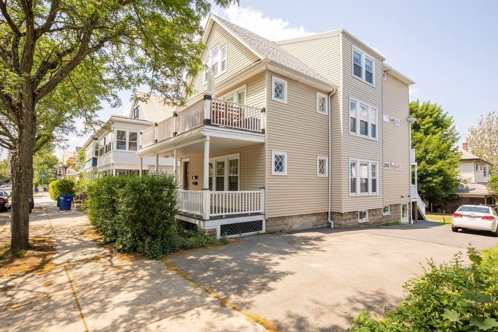 935 Broadway - Photo 1