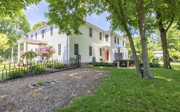 555 Foundry St. - Photo 1