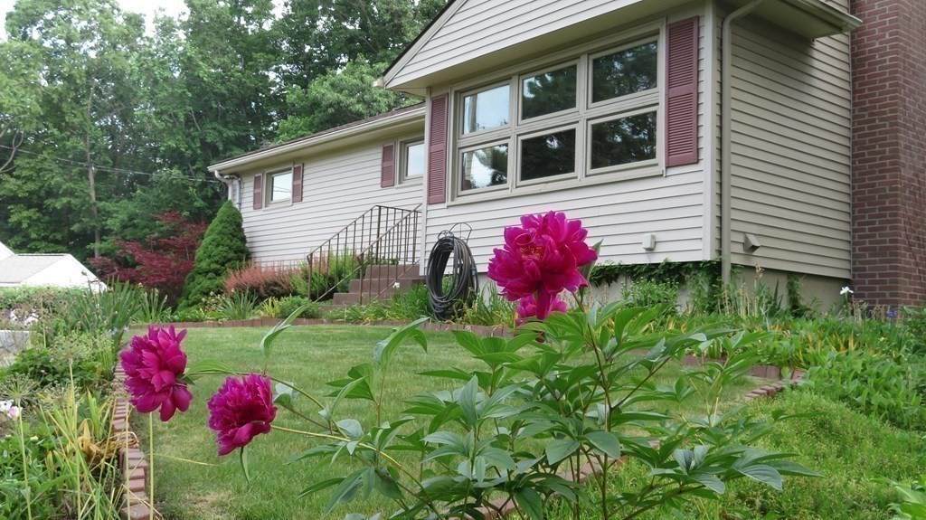 8 W Acres Dr - Photo 1
