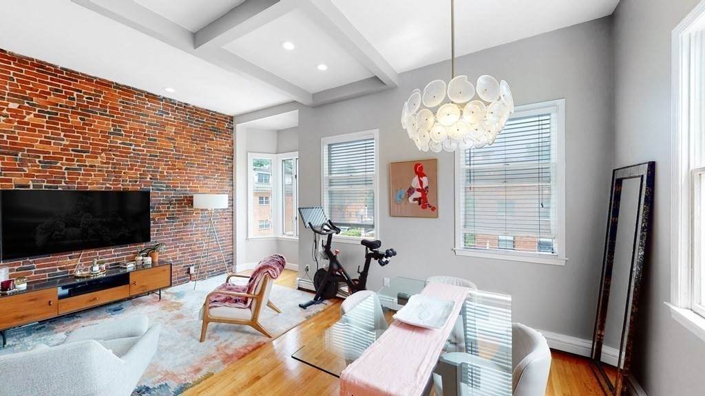 172 Bunker Hill St - Photo 1