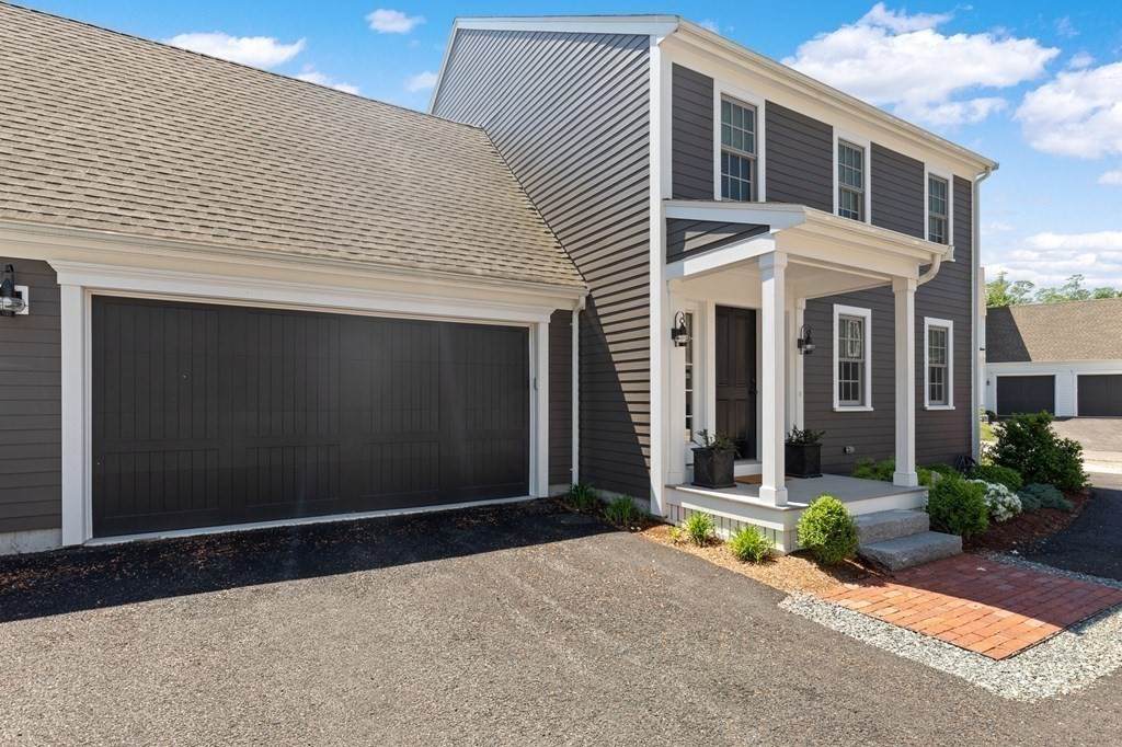 24 Damon Farm Way - Photo 1