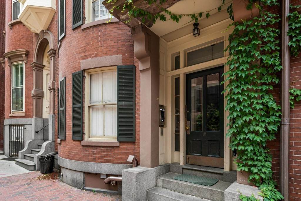15 Temple Street - Photo 1